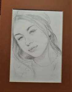 portret dziewczynki, format A4, ołówek